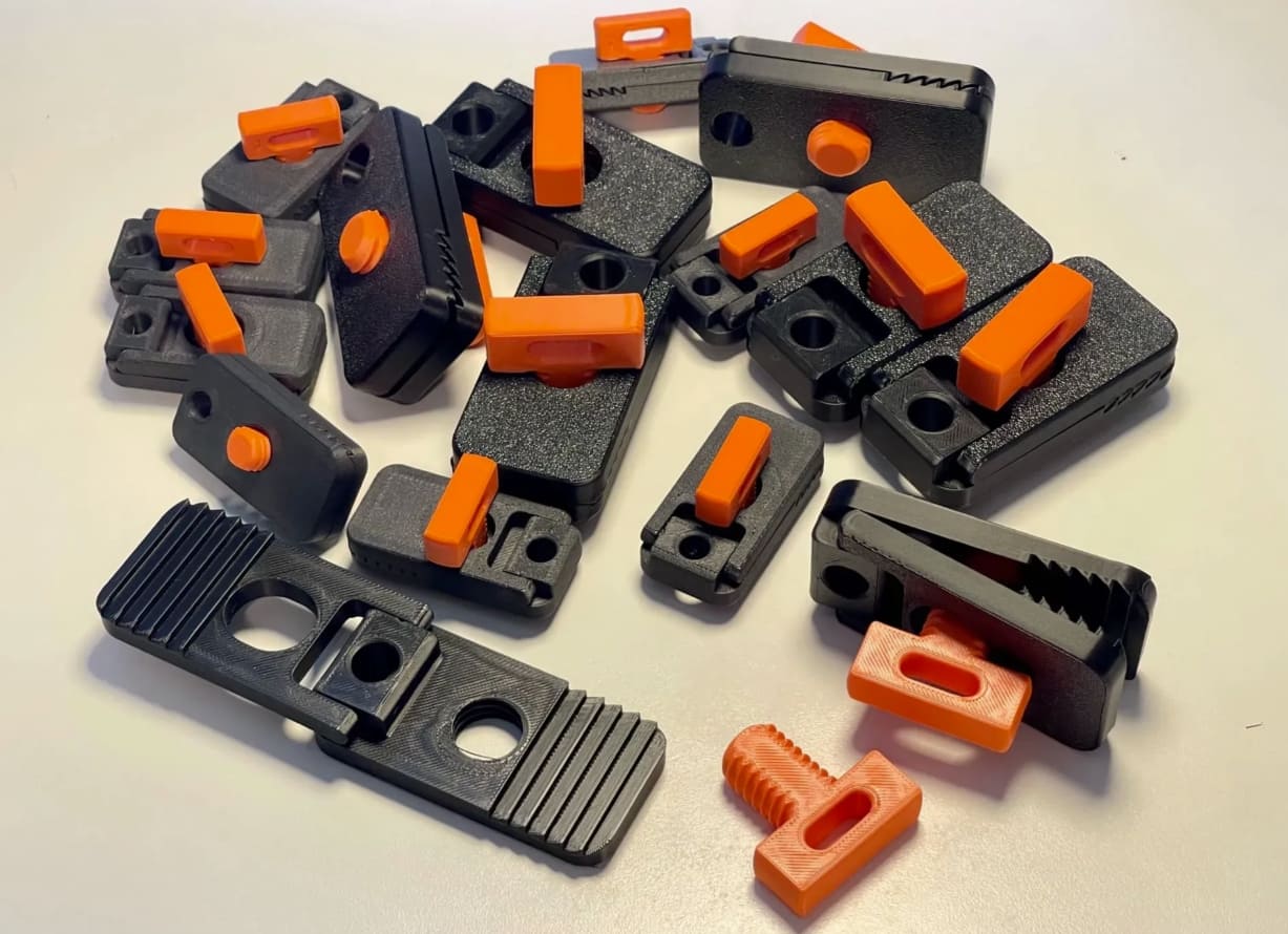 3d printed useful gadgets_3d printed tent grip clip